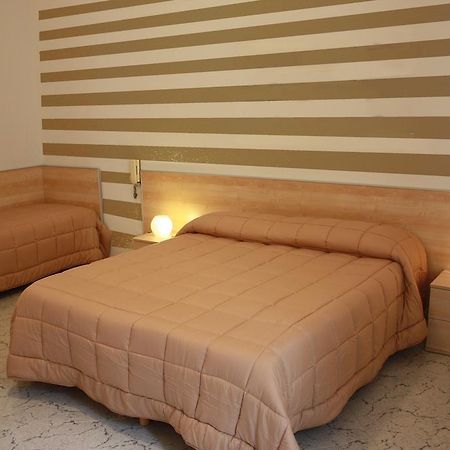 ホテルIl Normanno メザーニェ エクステリア 写真