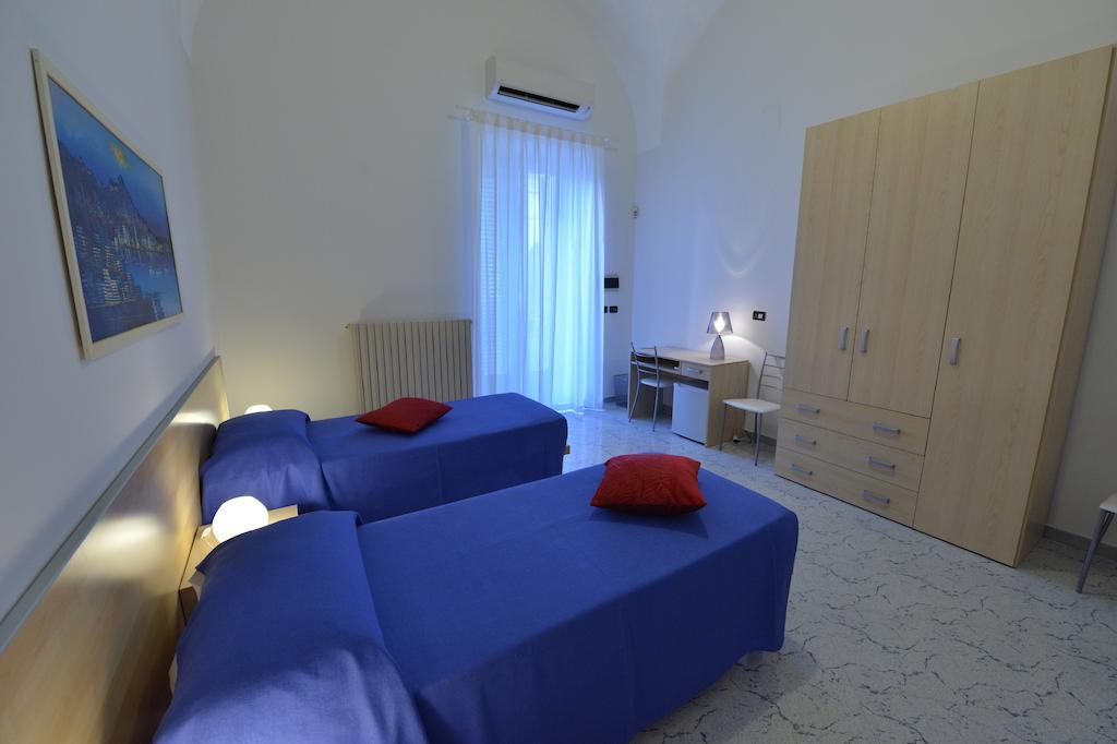 ホテルIl Normanno メザーニェ 部屋 写真